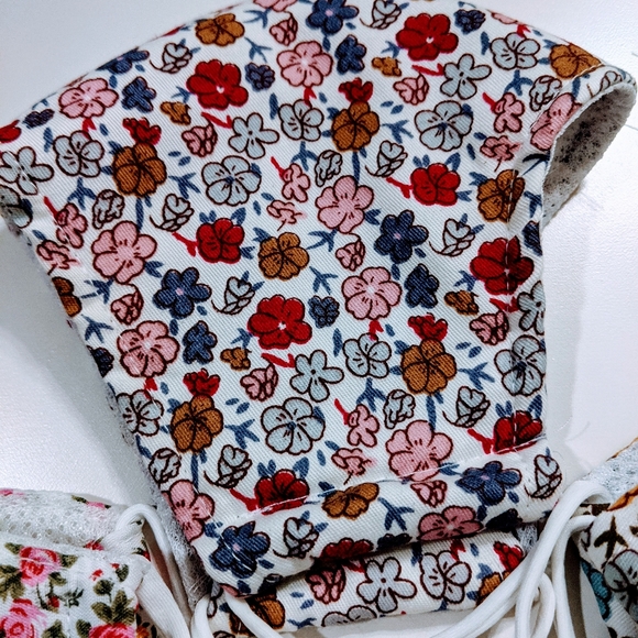 Set 5 floral design Face Masks, handmade - Picture 6 of 6